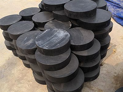 张湾区板式橡胶支座由若干层橡胶片与薄钢板经加压硫化